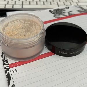 Laura Mercier translucent powder